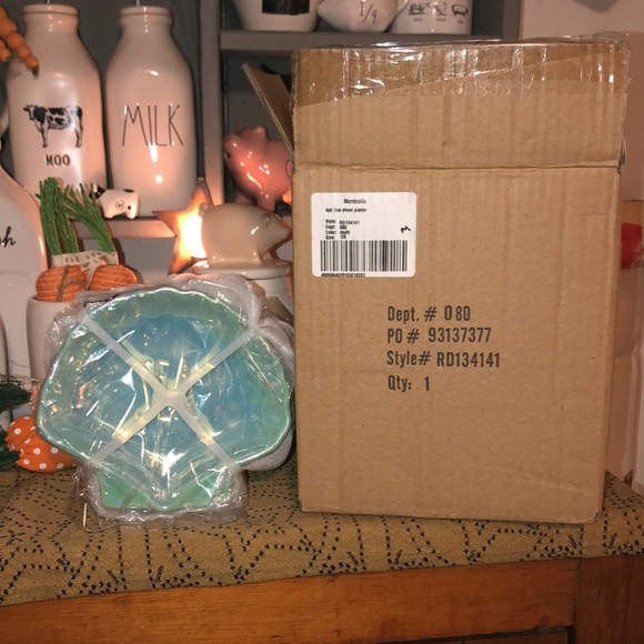 Rae Dunn SEA Seashell Shaped Appetizer Plates Iridescent Blue/Green Set of 4 - Picture 7 of 8